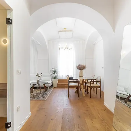 Mona Διαμέρισμα