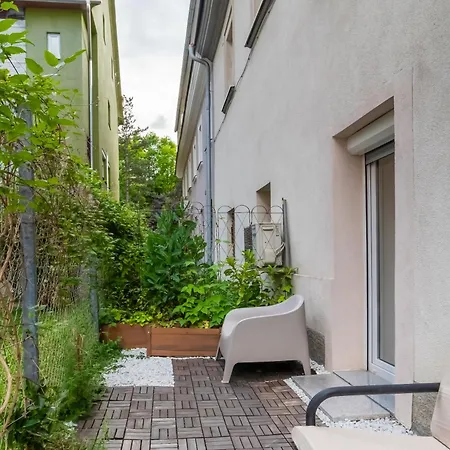 Mona * ليوبليانا