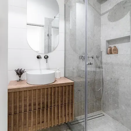 Διαμέρισμα Mona