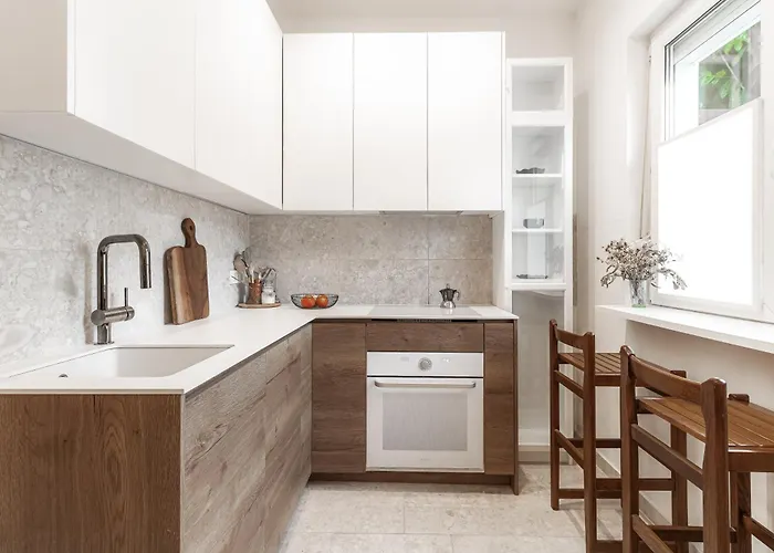 Mona * ليوبليانا