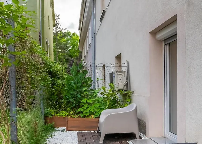 Mona * לובליאנה